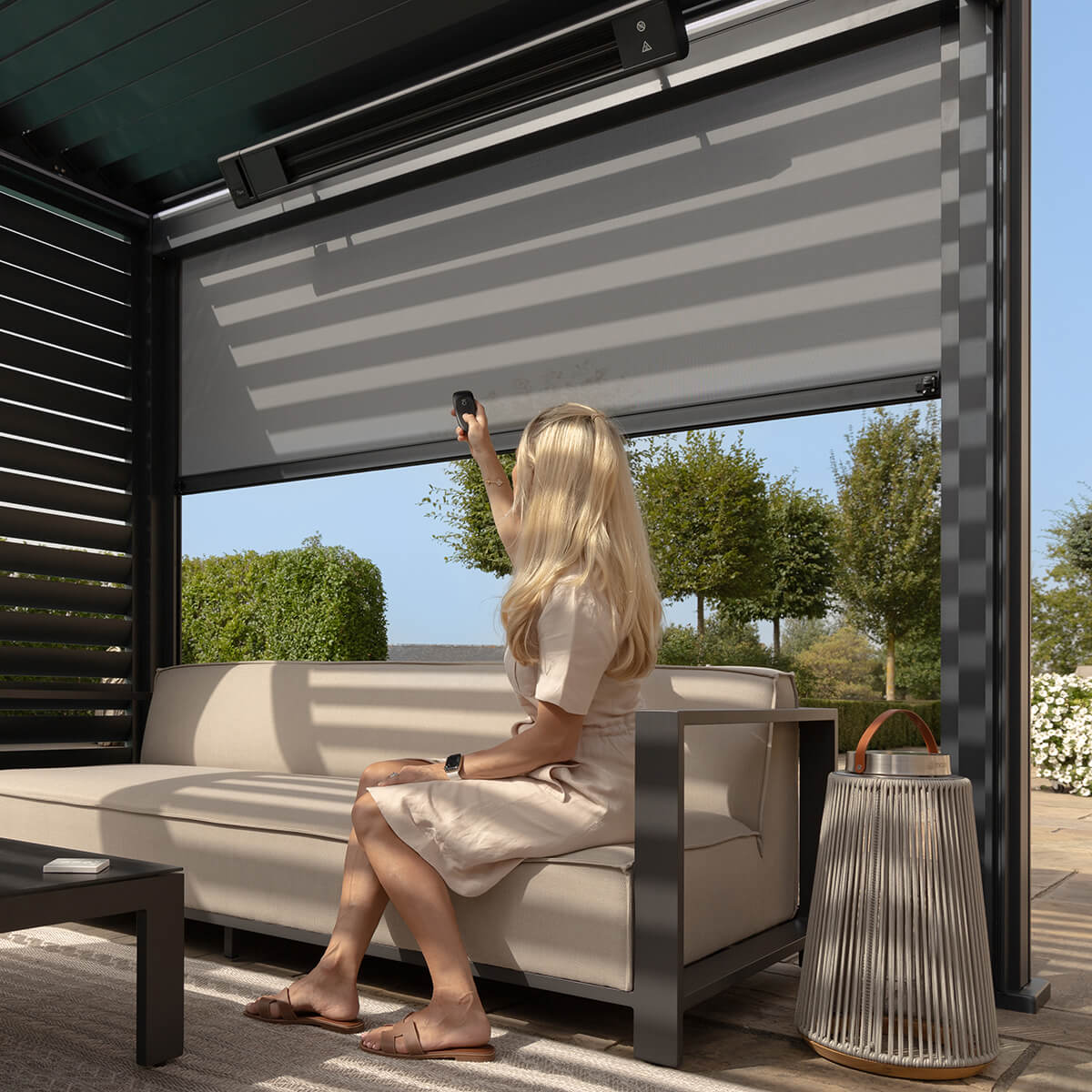 Eden Pergola Aluminium Rectangular 30x40 / Louvre Wall 4m / 3x Blinds / Grey