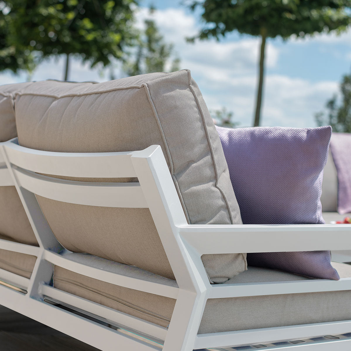 New York Corner Sofa Set in White