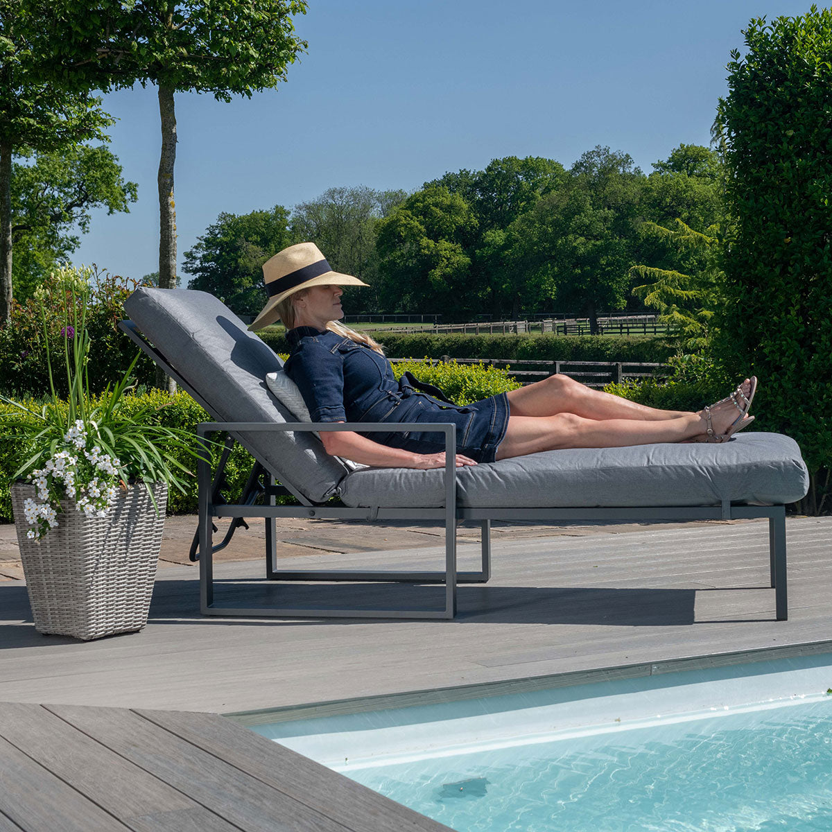 Amalfi Single Sunlounger in Grey