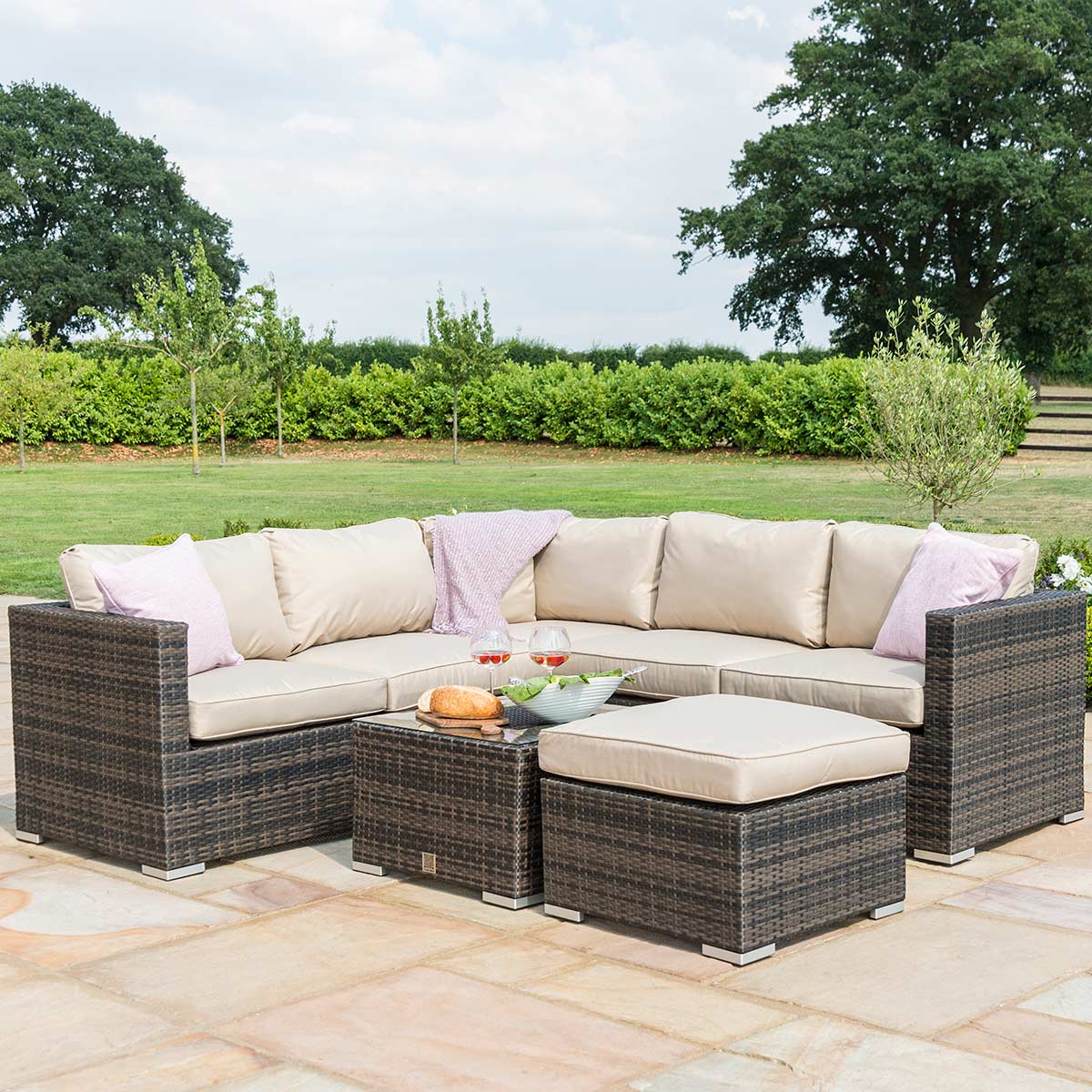 London Corner Group with Chair with Ice Bucket in Brown