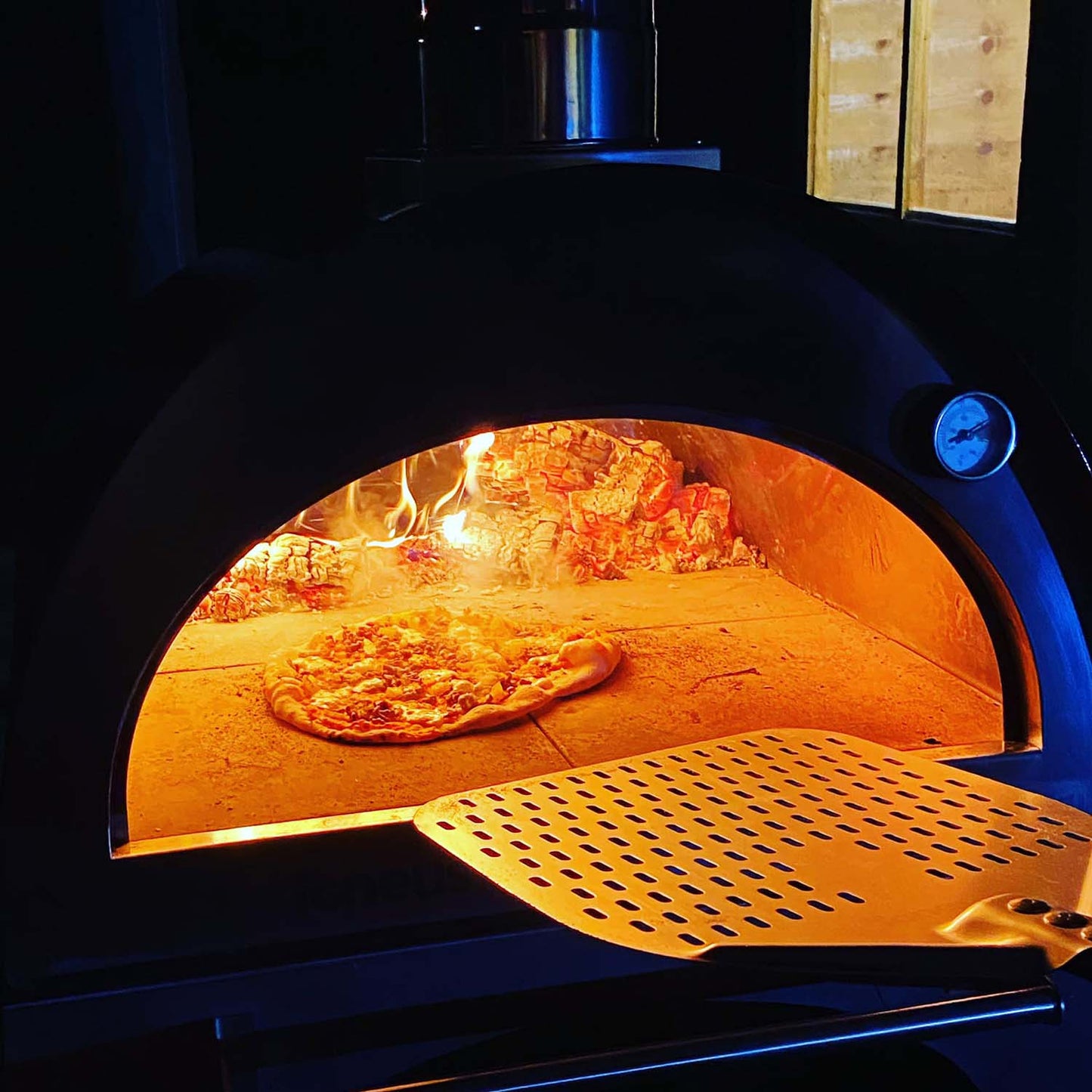 Igneus Pro Pizza Peels (Short-Handled): Effortless Pizza Handling for Wood-Fired Ovens