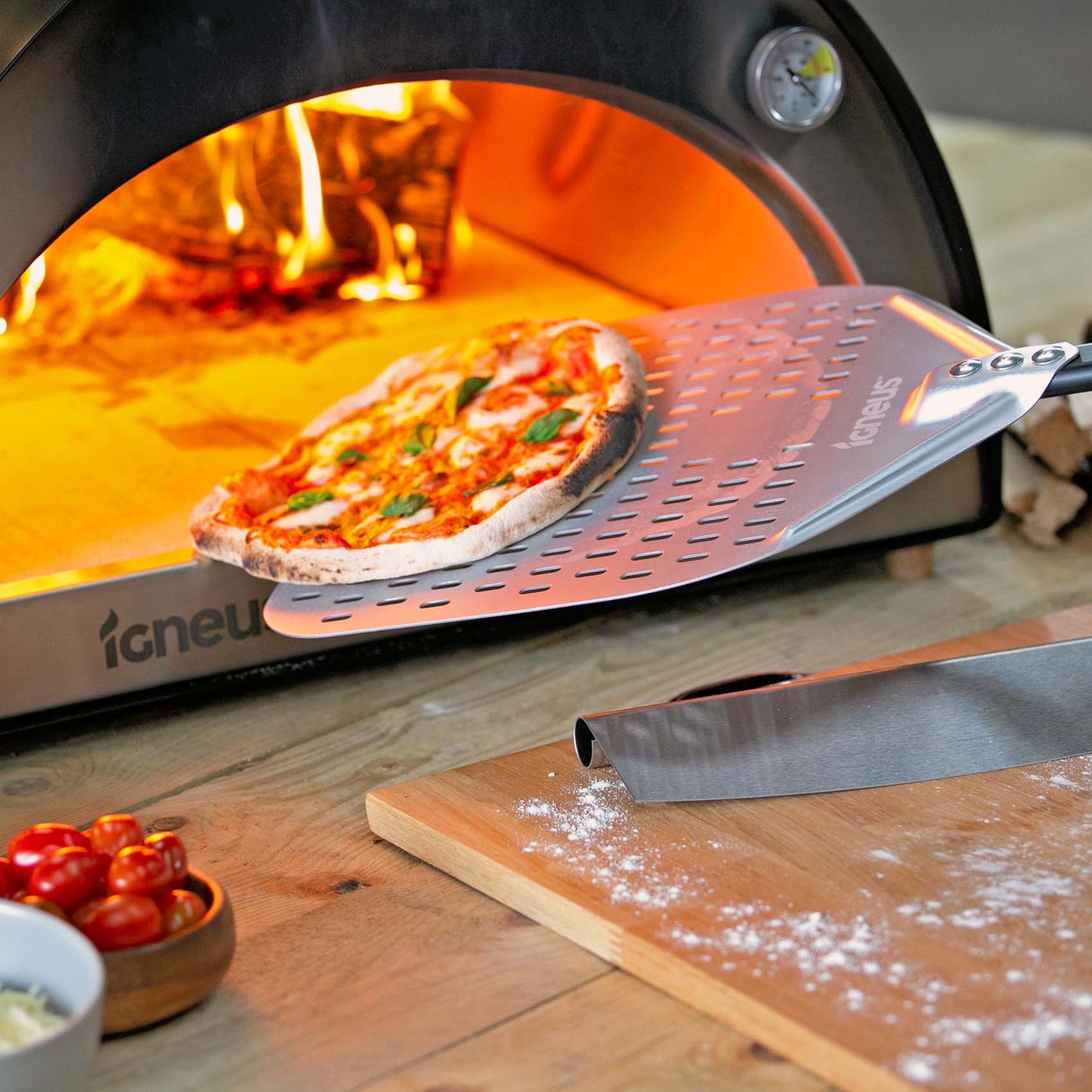 Igneus Pro Pizza Peels (Long-Handled): Effortless Pizza Handling for Wood-Fired Ovens