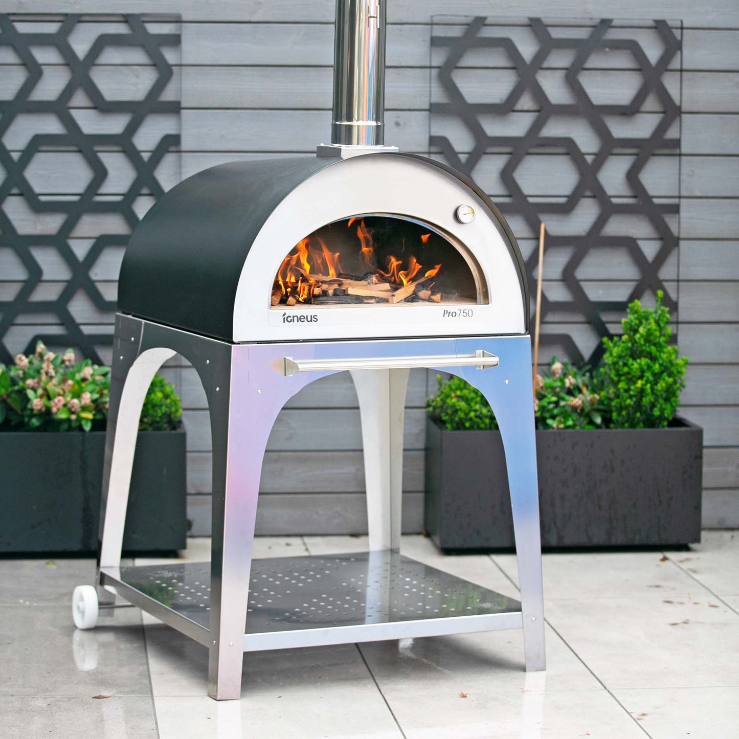 Igneus Pro 750 Pizza Oven: Elevate Your Outdoor Cooking Experience