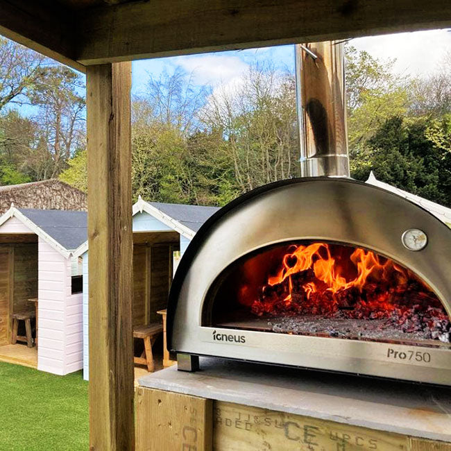 Igneus Pro 750 Pizza Oven: Elevate Your Outdoor Cooking Experience