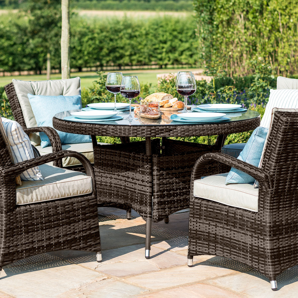 Texas 4 Seat Round Dining Set in Brown