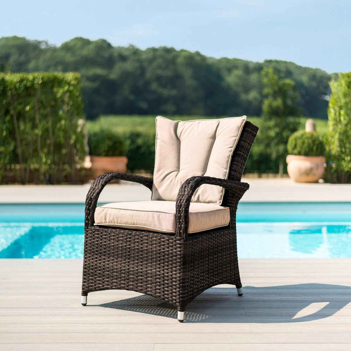 Texas 8 Seat Rectangle Ice Bucket Dining Set in Brown