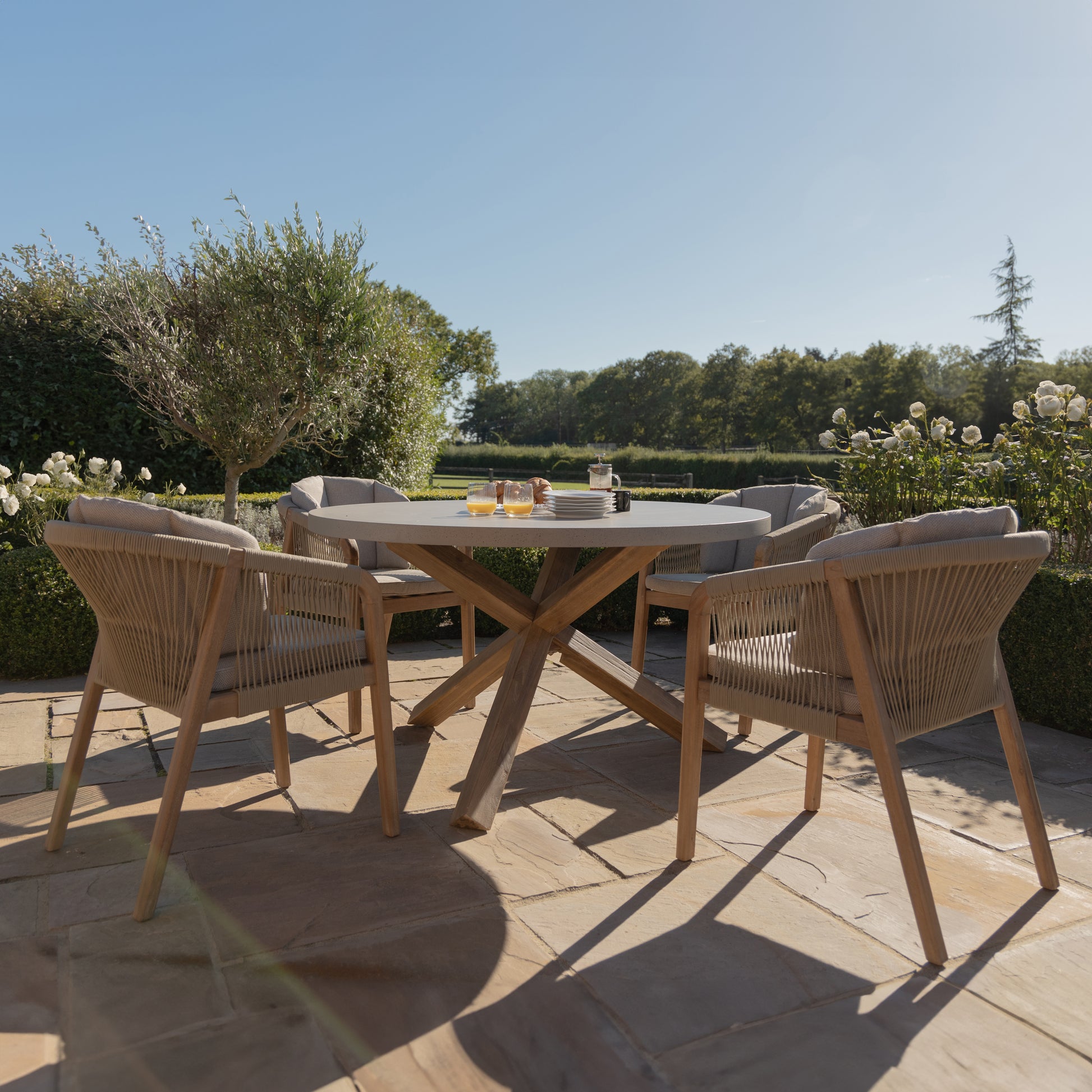 Martinique 4 Seat Round Dining Set in Light Brown