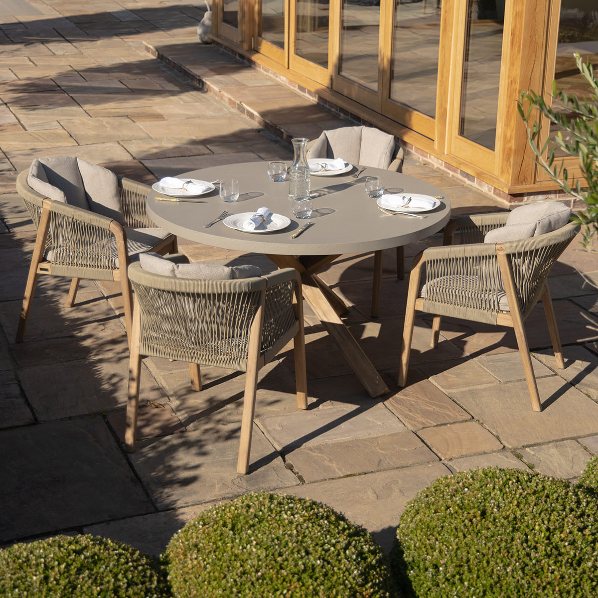 Martinique 4 Seat Round Dining Set in Light Brown