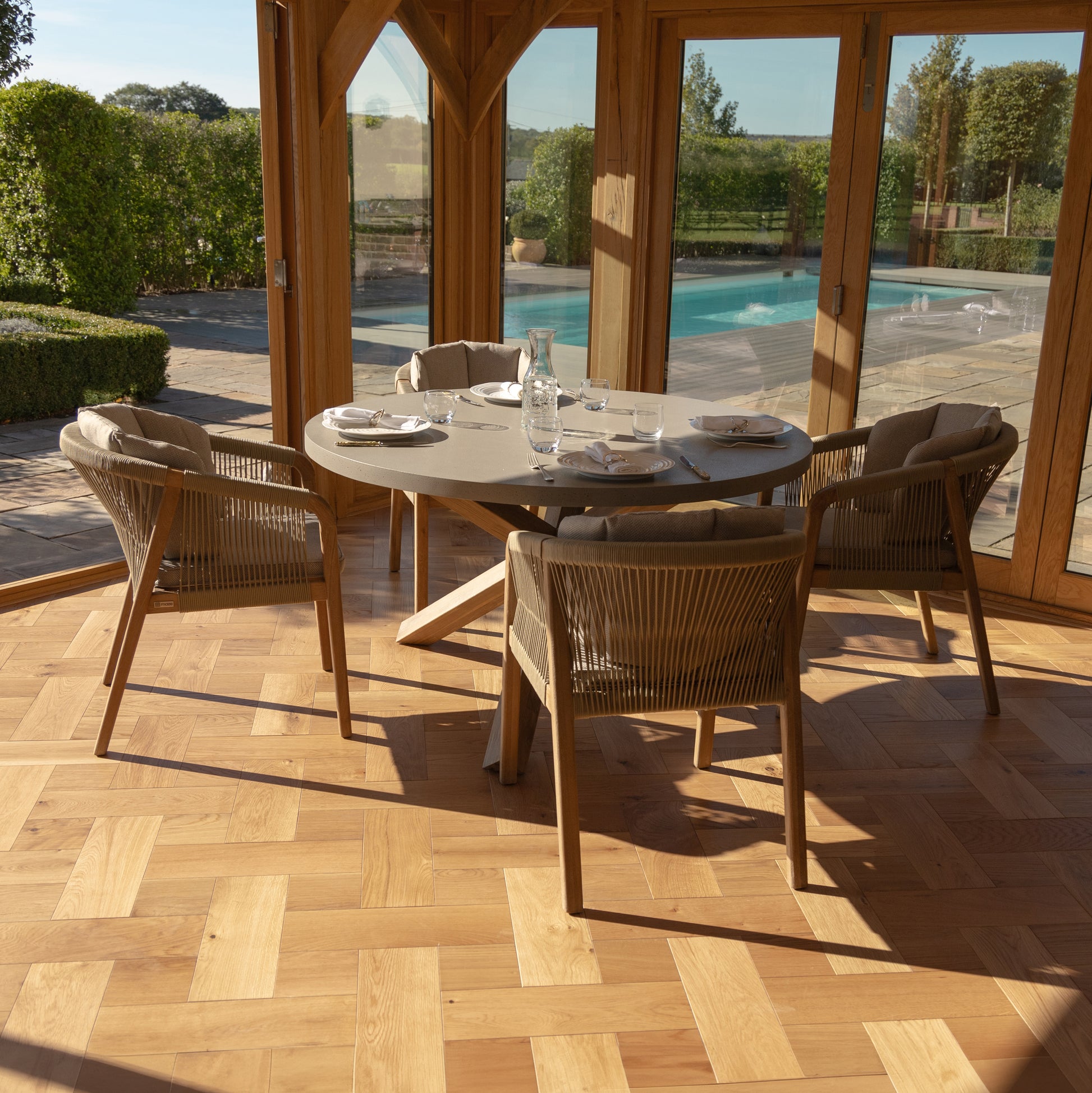 Martinique 4 Seat Round Dining Set in Light Brown