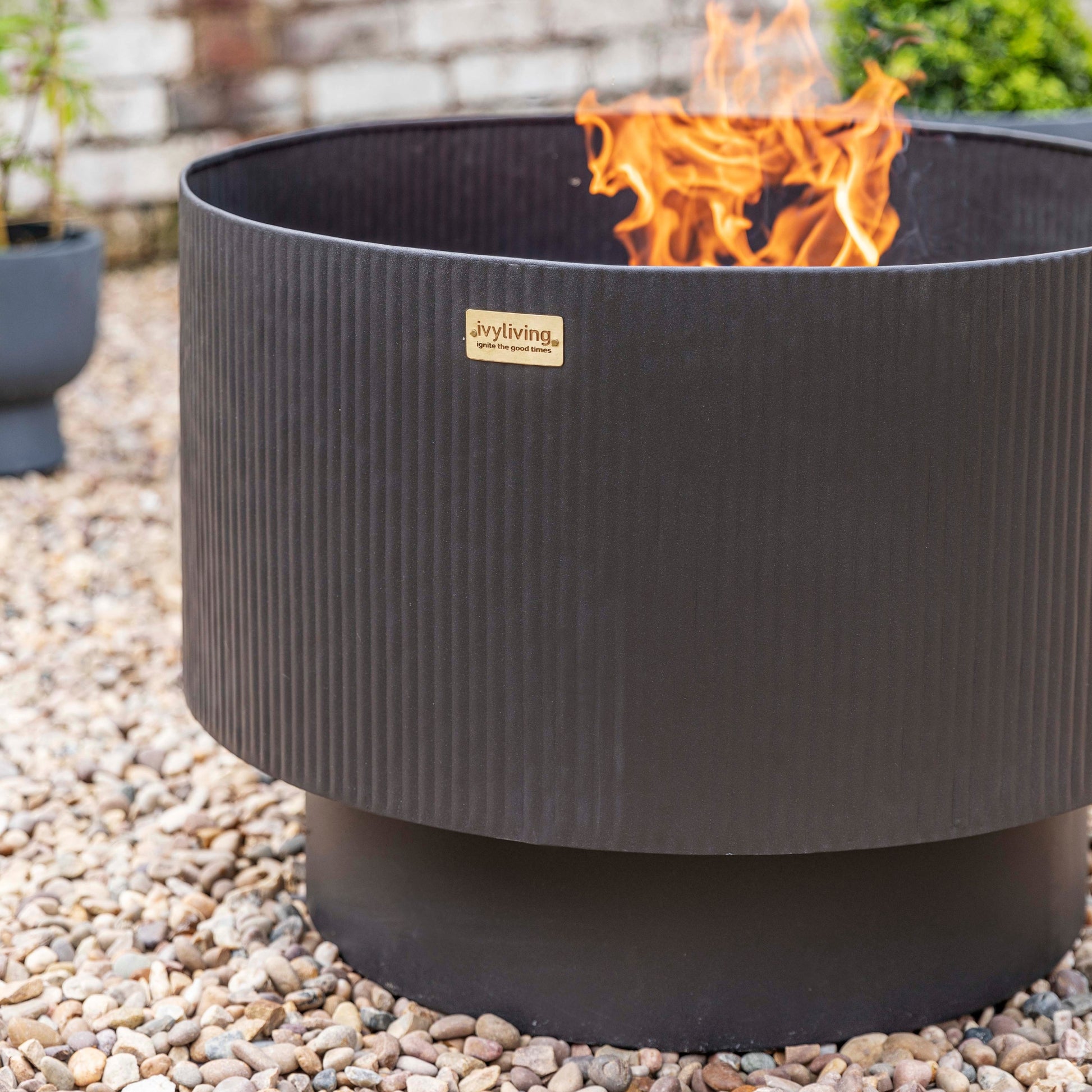 Outdoor Detroit Fire Pit in Matte Black H39cm D68cm