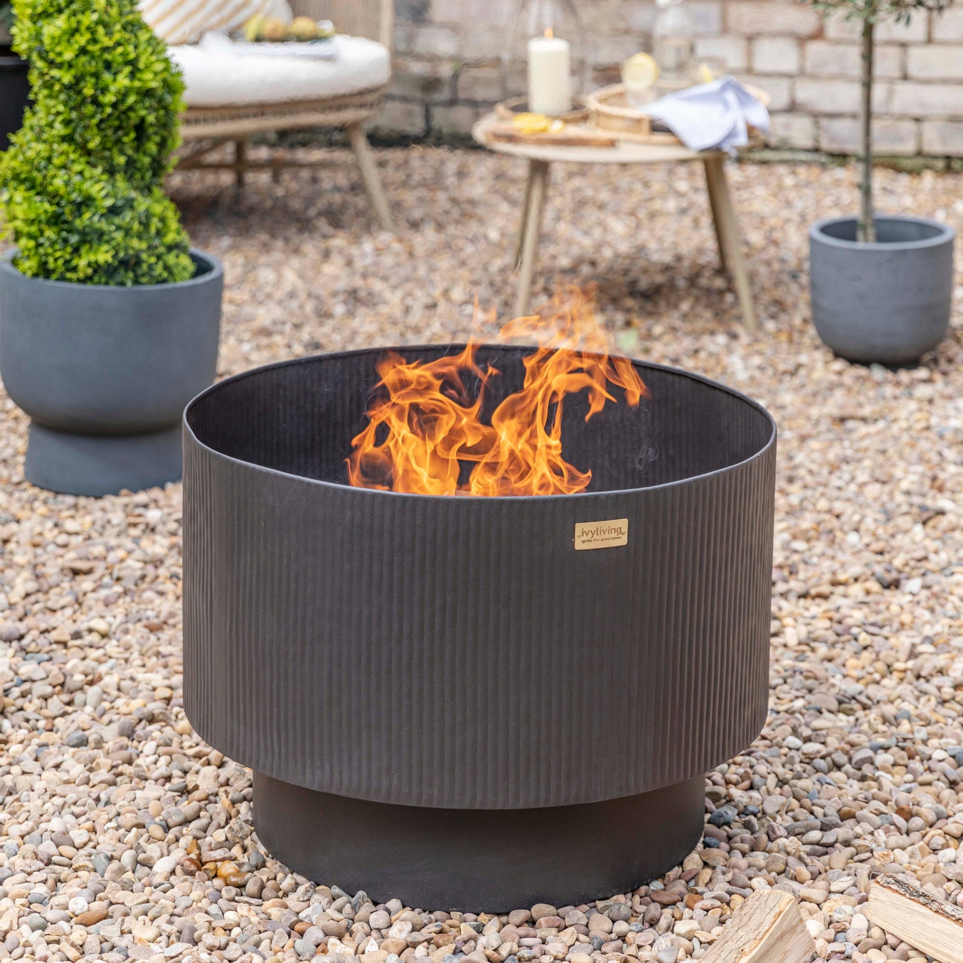 Outdoor Detroit Fire Pit in Matte Black H39cm D68cm