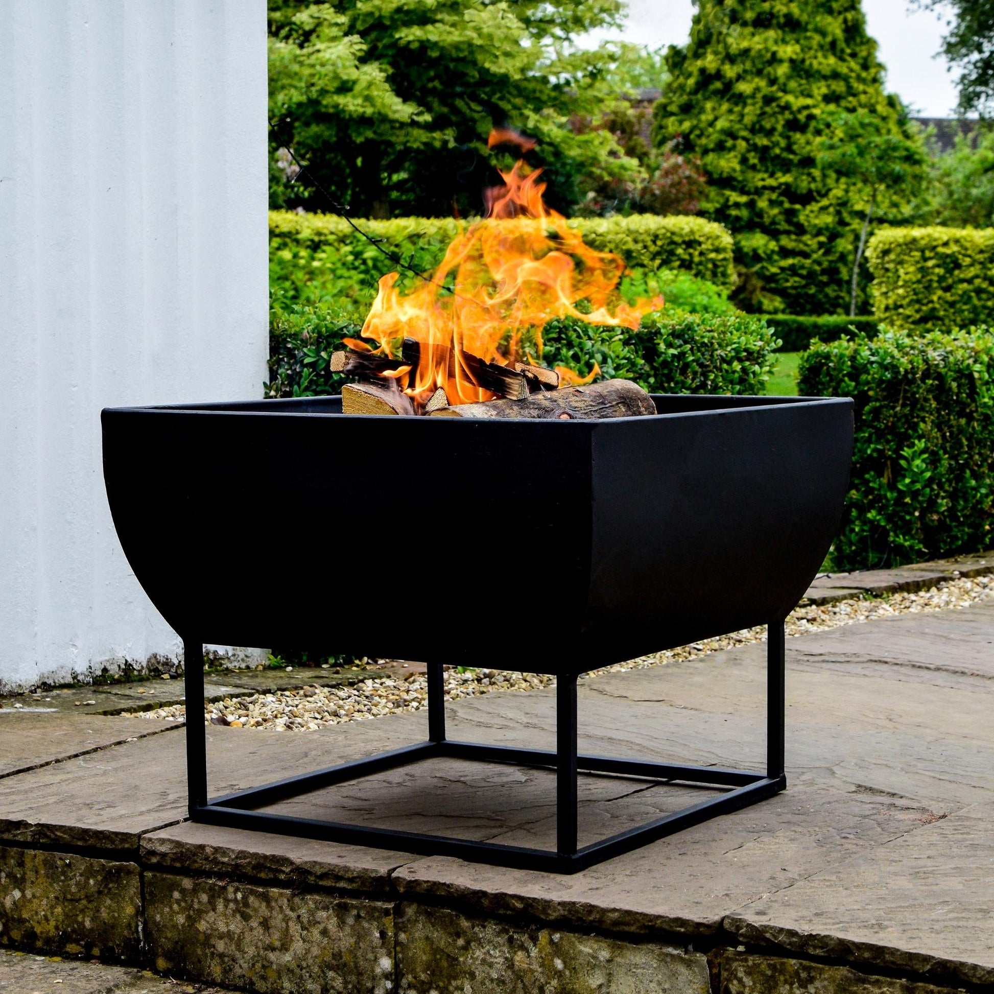 Outdoor Windermere Fire Pit Black Iron H36Cm W50Cm