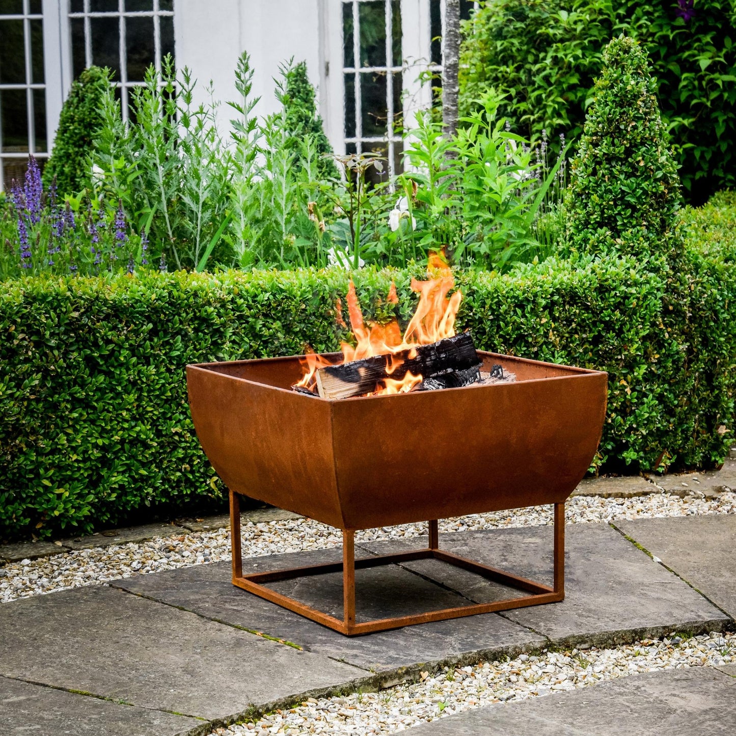 Outdoor Windermere Fire Pit Rust Iron H36Cm W50Cm