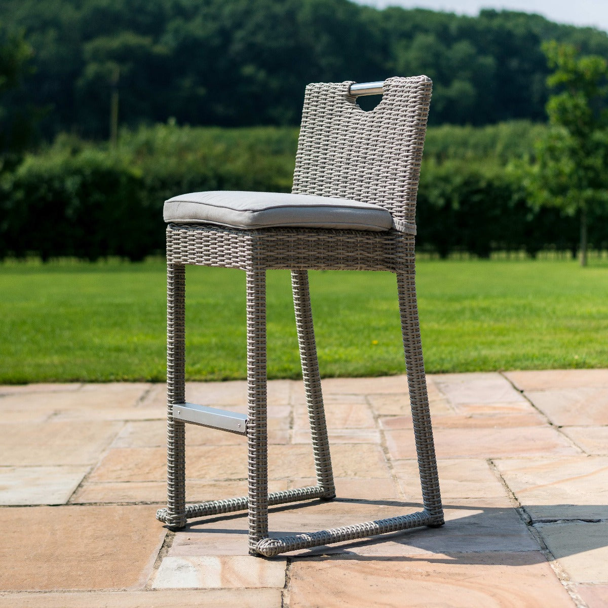 Oxford 6 Seat Round Bar Set with Ice Bucket in Light Grey