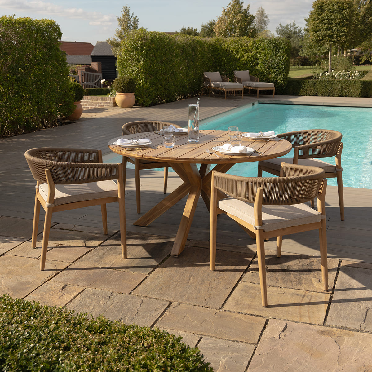 Porto 4 Seat Round Dining Set in Sandstone