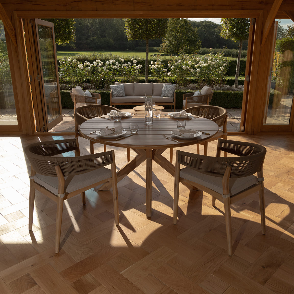 Porto 4 Seat Round Dining Set in Sandstone