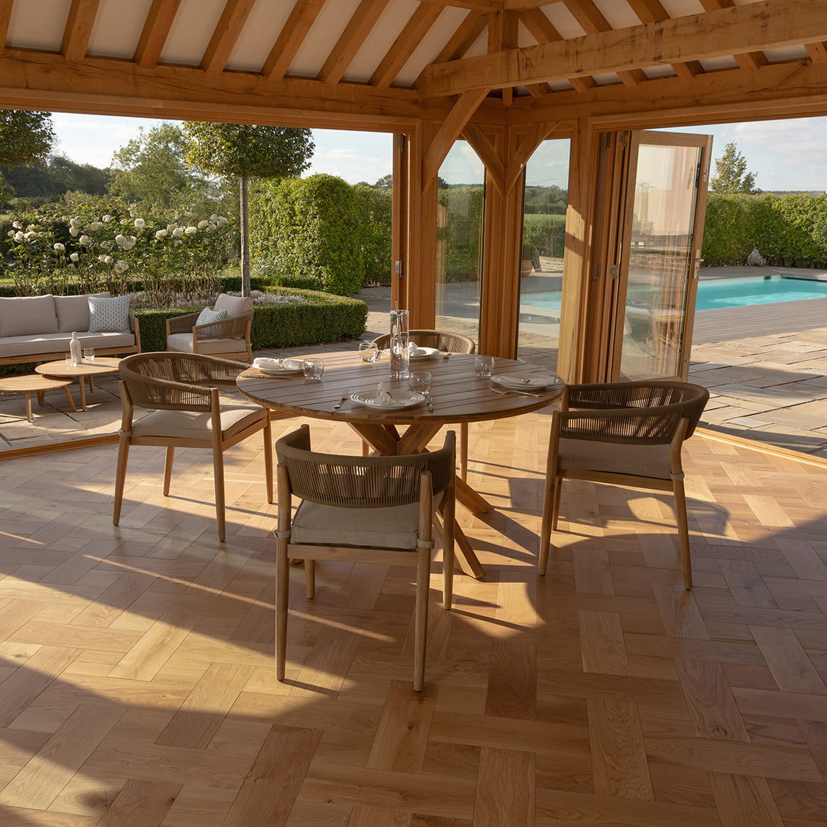 Porto 4 Seat Round Dining Set in Sandstone