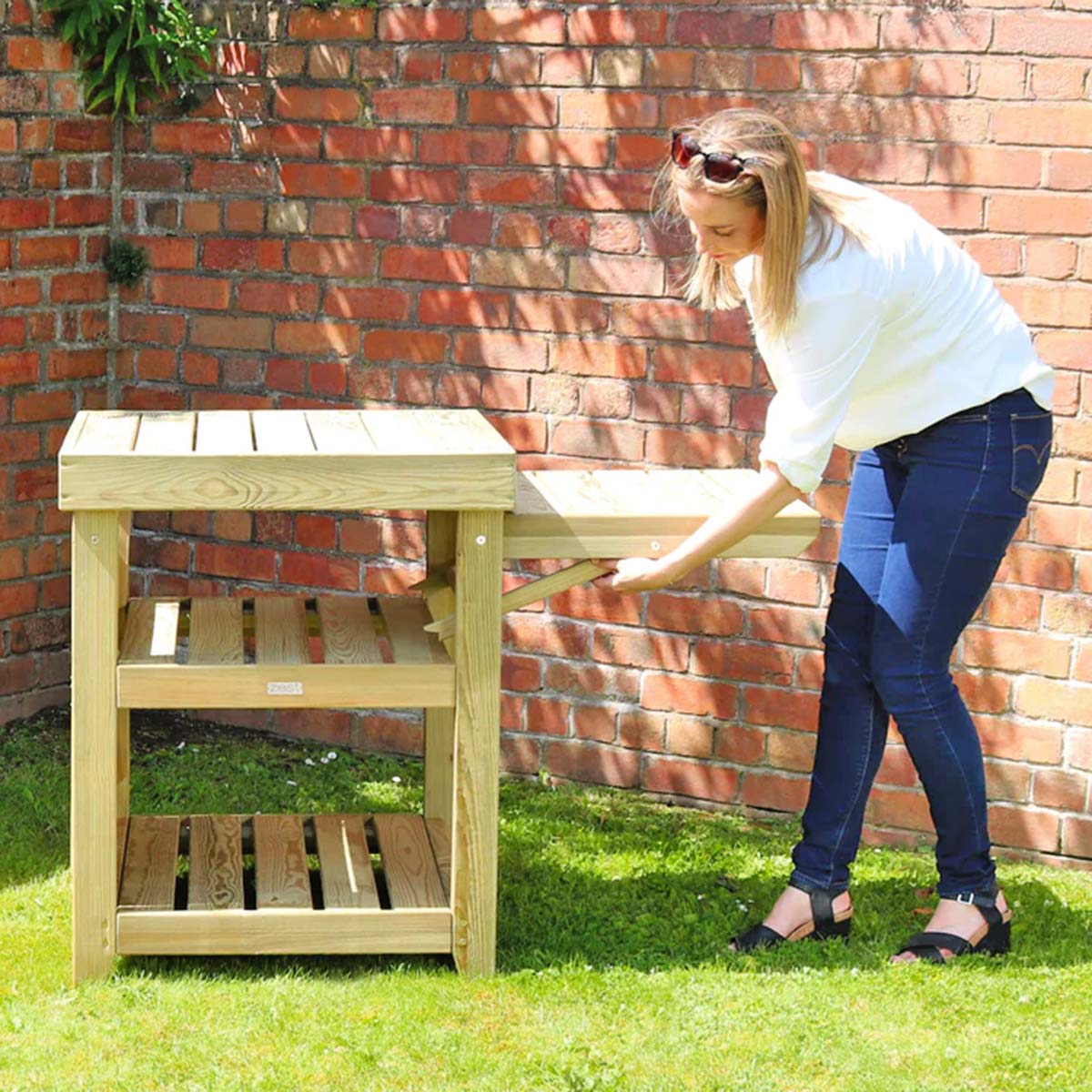 Igneus Wooden Pizza Oven Stand: Rustic Charm for Your Garden Cooking Space