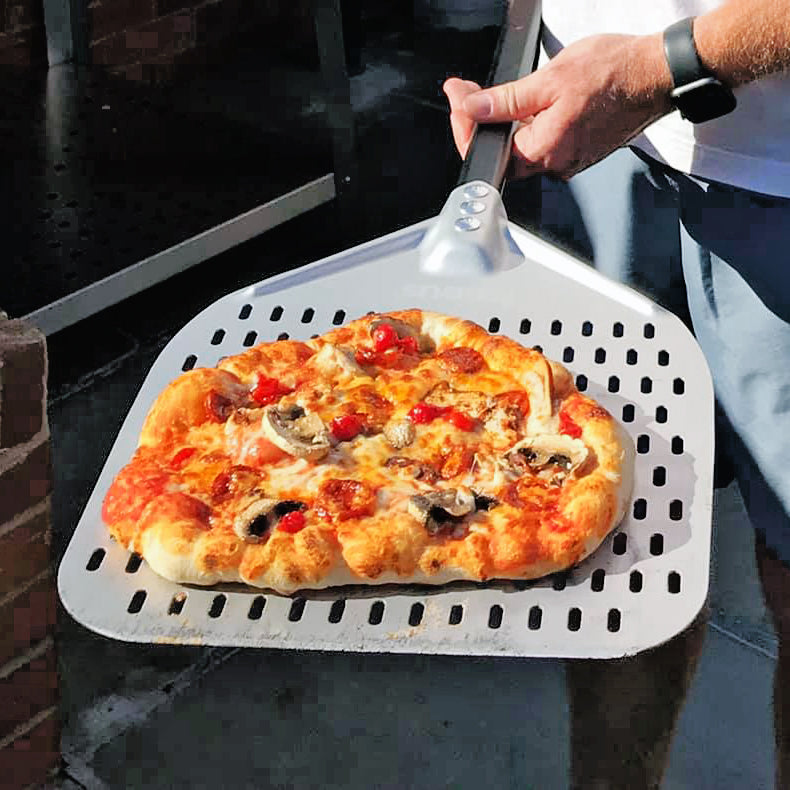 Igneus Pro Pizza Peels (Short-Handled): Effortless Pizza Handling for Wood-Fired Ovens